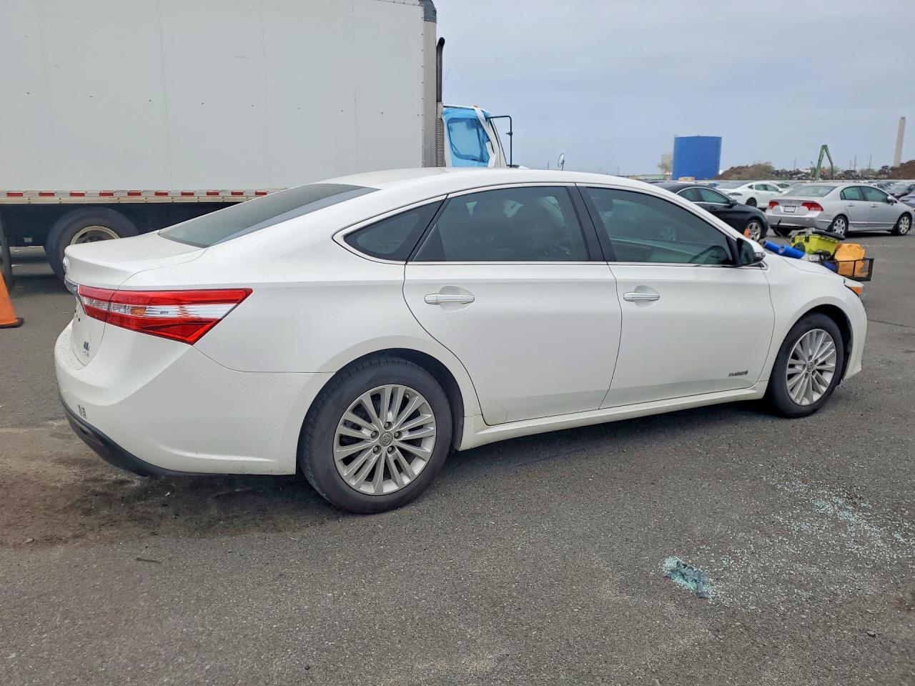 2015 Toyota Avalon Hybrid Xle Premium - Image 3
