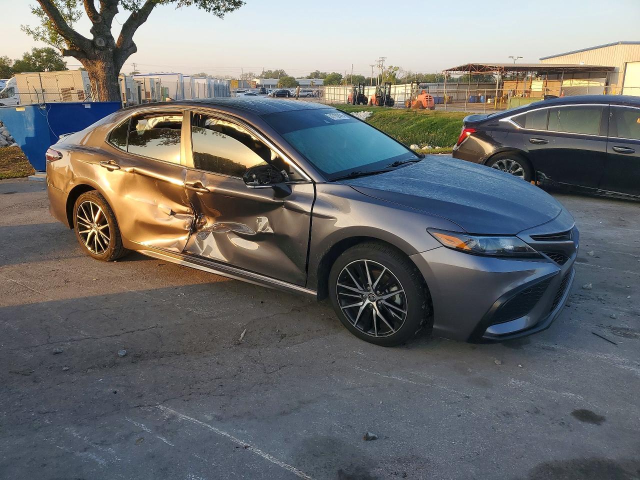 2024 Toyota Camry Se - Image 4