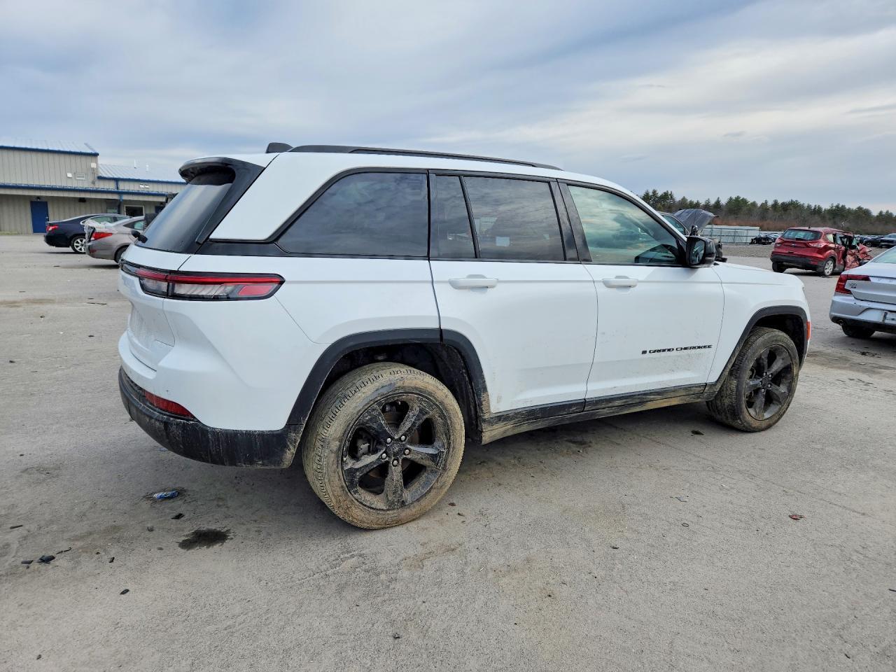 2023 Jeep Grand Cherokee Laredo - Фото 3
