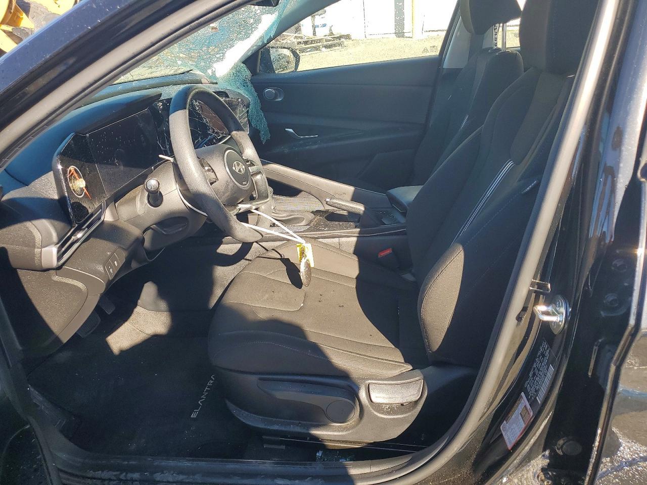 2024 Hyundai Elantra Sel - Image 7