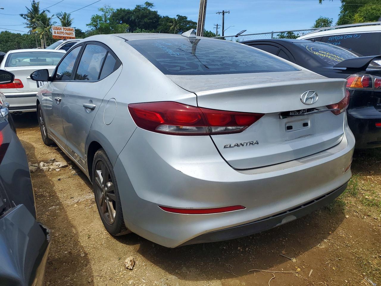 2018 Hyundai Elantra Se - Image 2