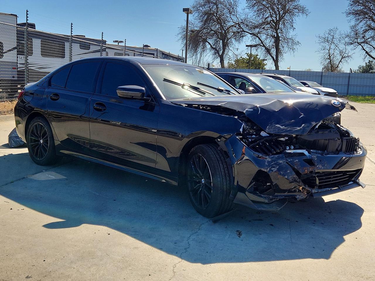 2023 BMW 330Xi - Фото 4
