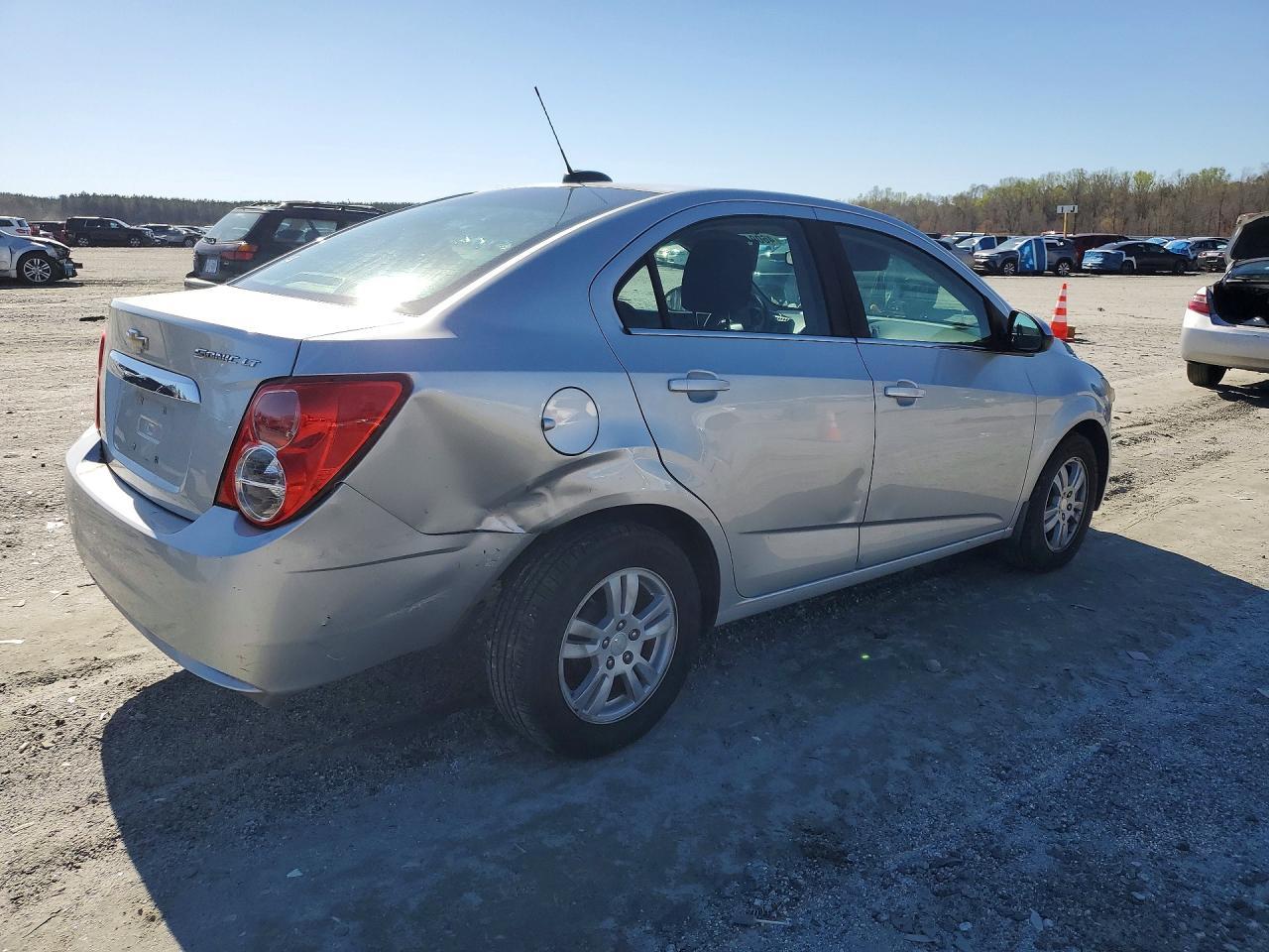 2015 Chevrolet Sonic Lt - Фото 3