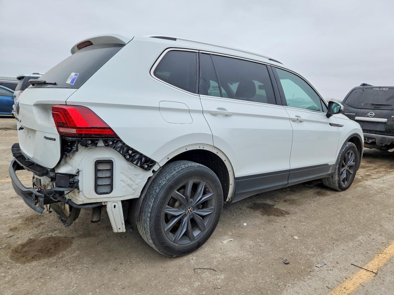2022 Volkswagen Tiguan - Фото 3