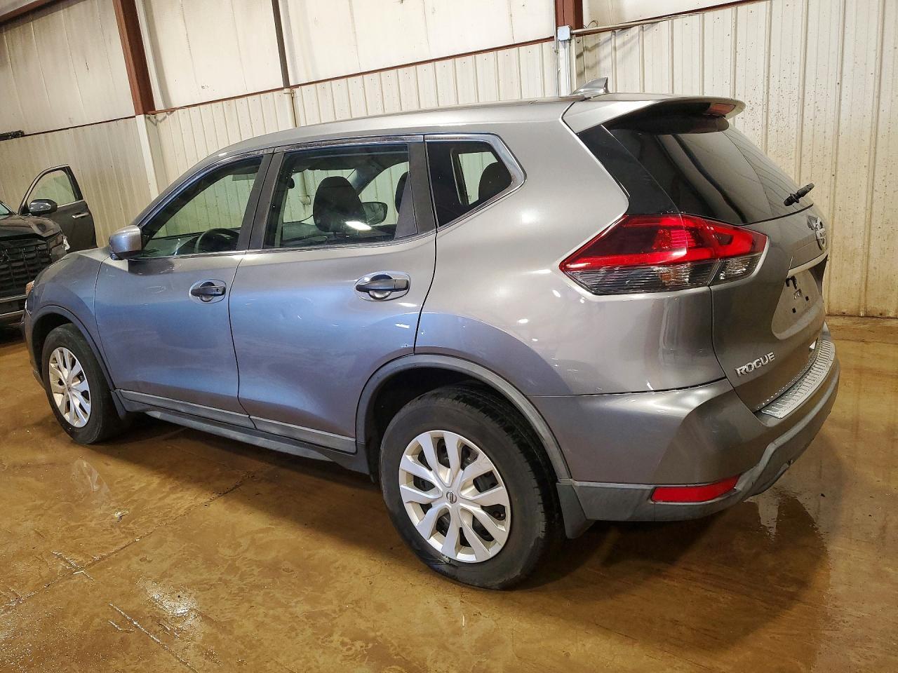 2018 Nissan Rogue S - Image 2