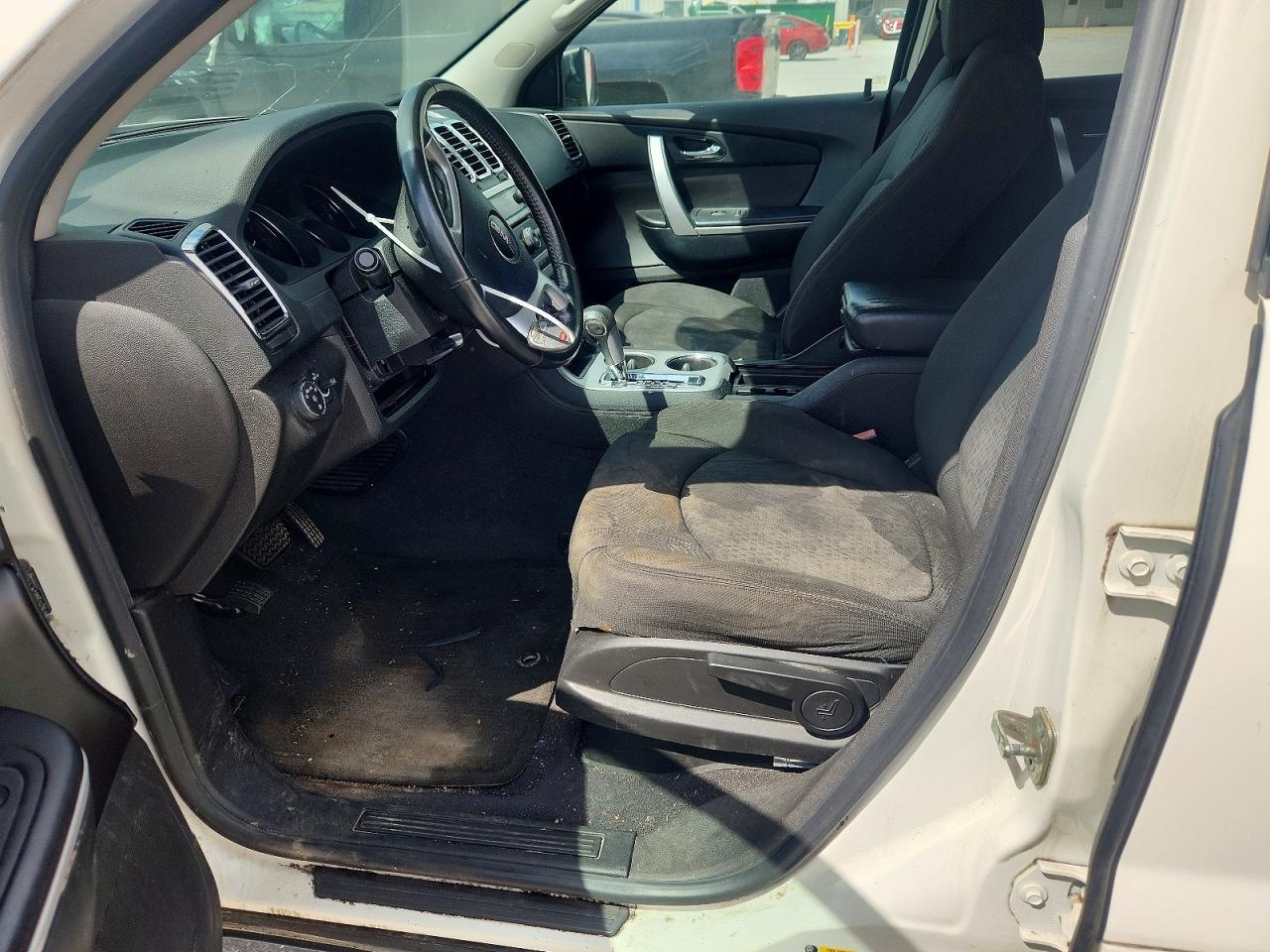 2021 GMC Acadia - Image 7