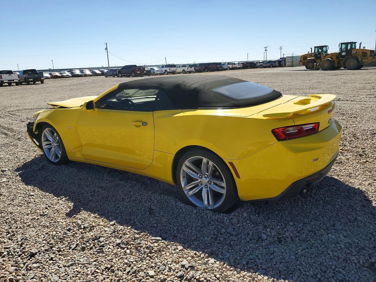 2017 Chevrolet Camaro Lt - Image 2