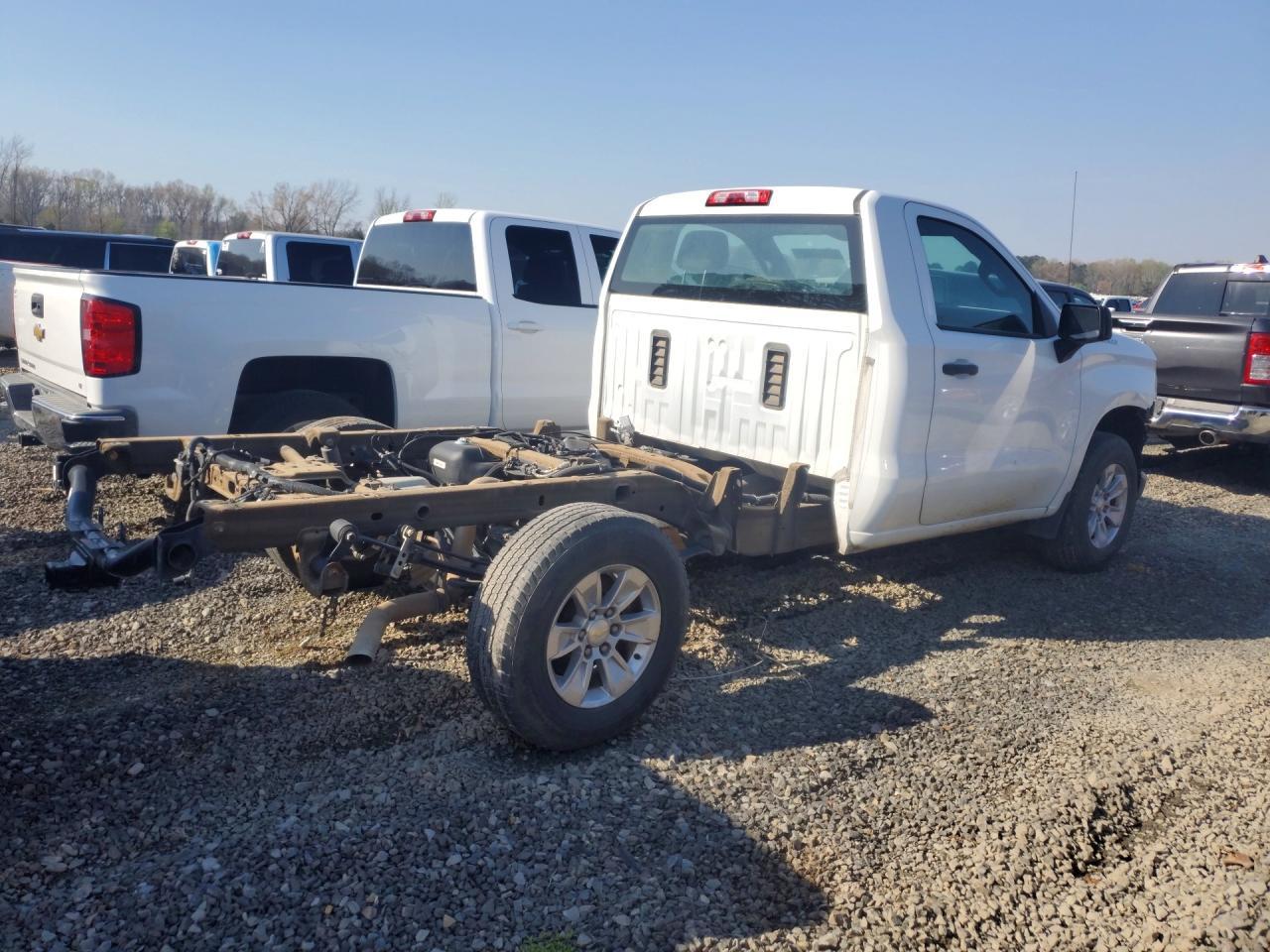 2021 Chevrolet Silverado C1500 - Фото 3