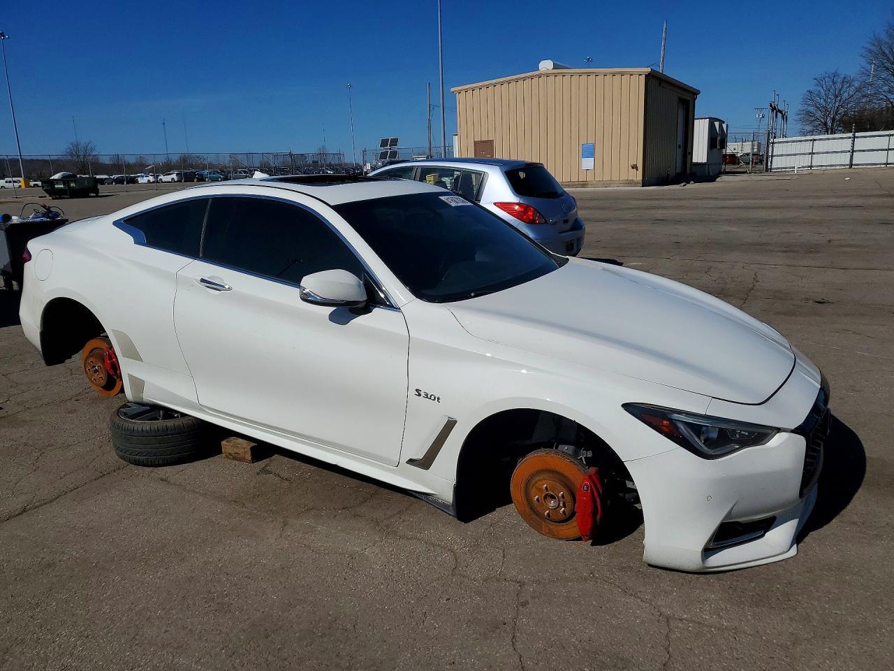 2017 Infiniti Q60 Red Sport 400 - Фото 4