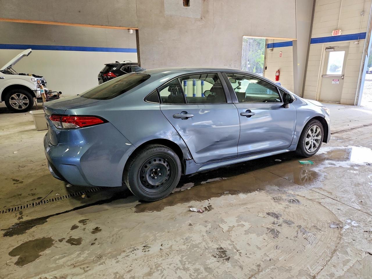 2020 Toyota Corolla Le - Фото 3