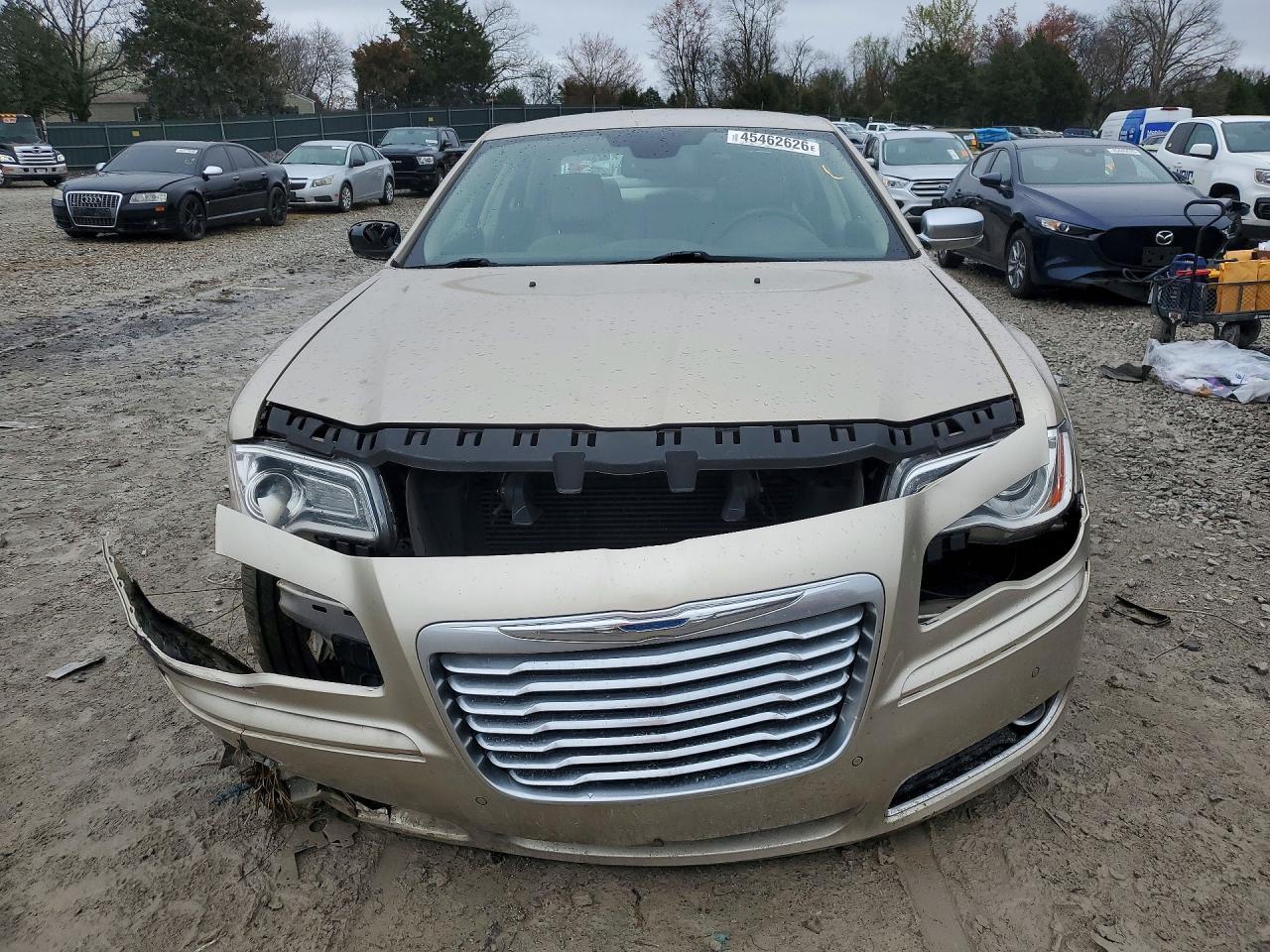 2012 Chrysler 300C Luxury - Image 5