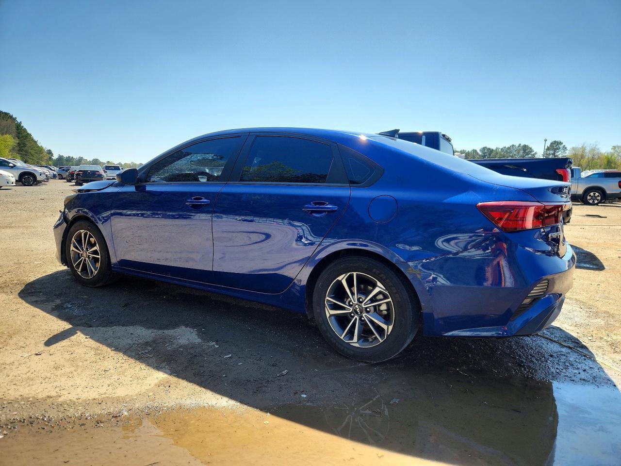 2022 Kia Forte Lxs - Фото 2