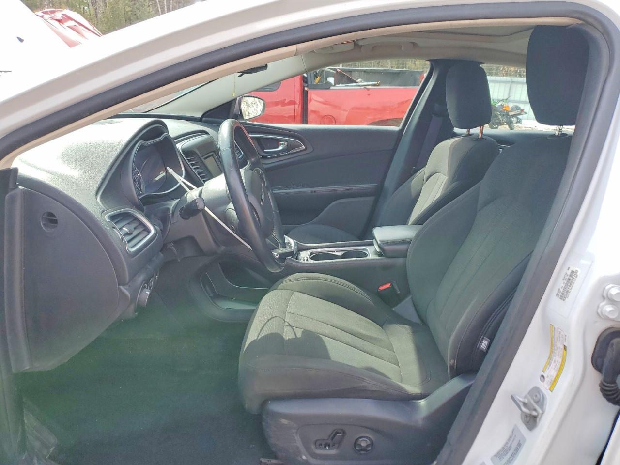 2015 Chrysler 200 Limited - Image 7