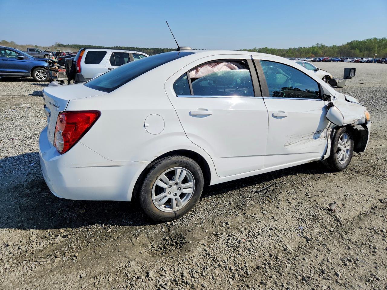 2016 Chevrolet Sonic Lt - Фото 3