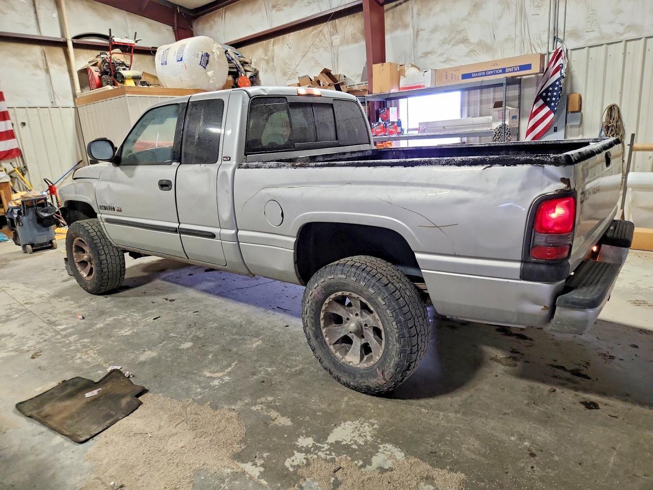 2001 Dodge Ram 1500 - Image 2
