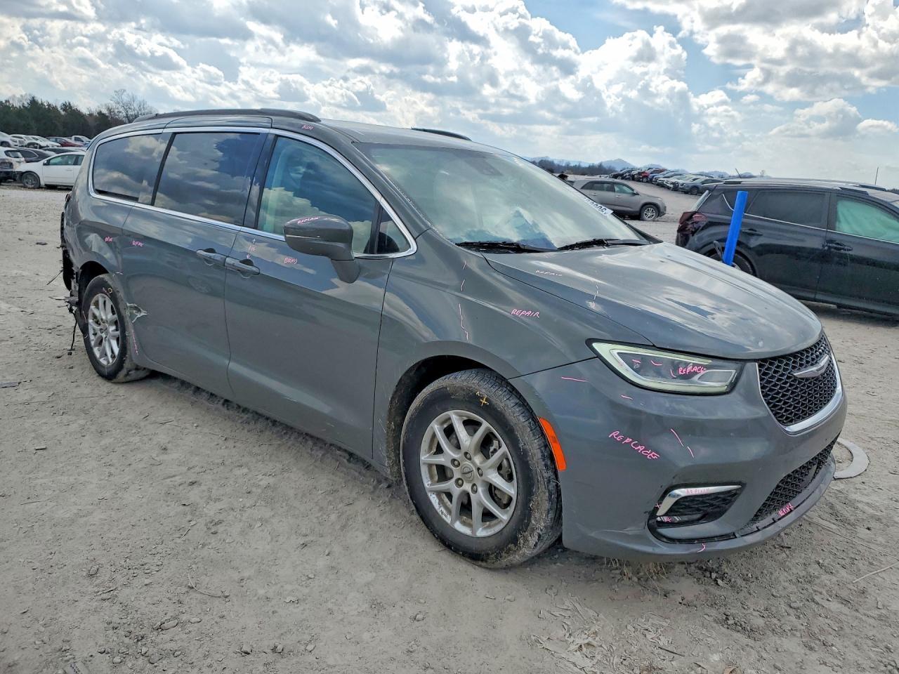 2022 Chrysler Pacifica Touring L - Фото 4