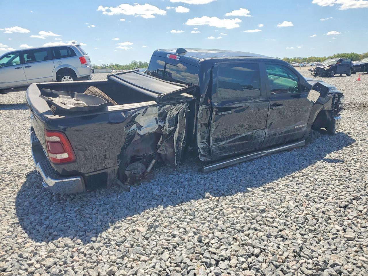 2023 Ram 1500 Laramie - Фото 3