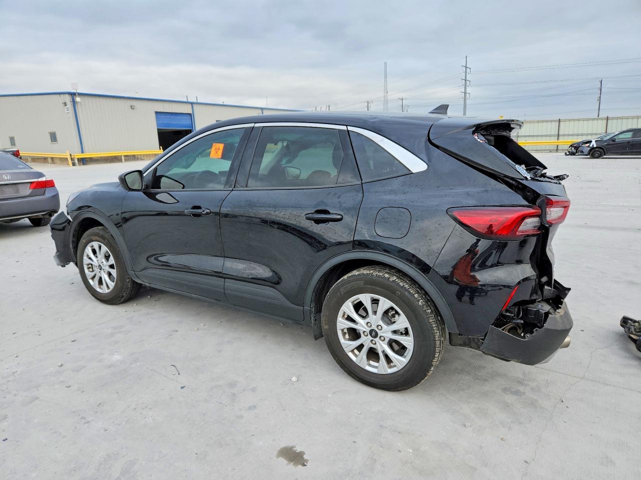 2023 Ford Escape Active - Image 2