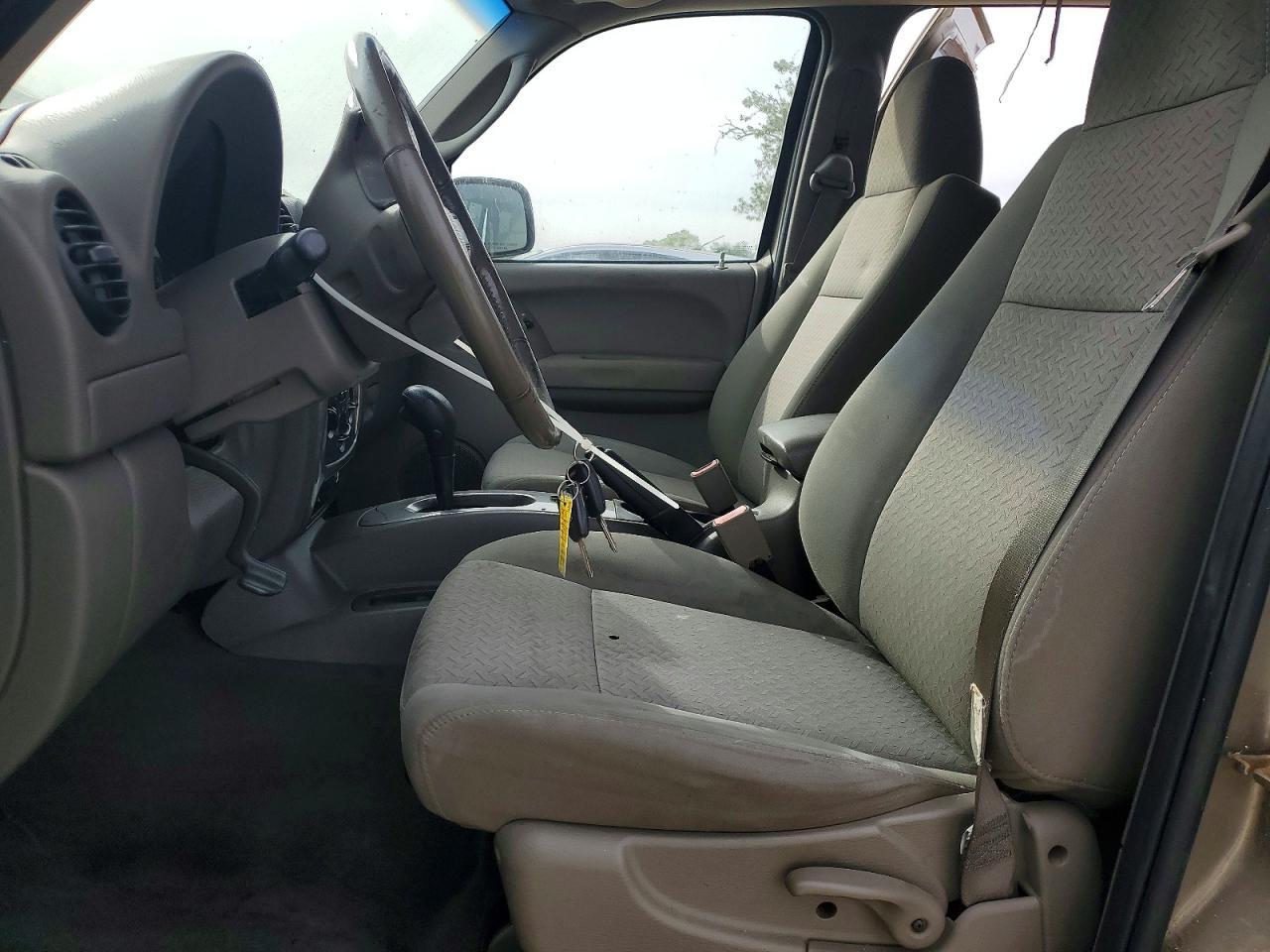 2005 Jeep Liberty Renegade - Фото 7