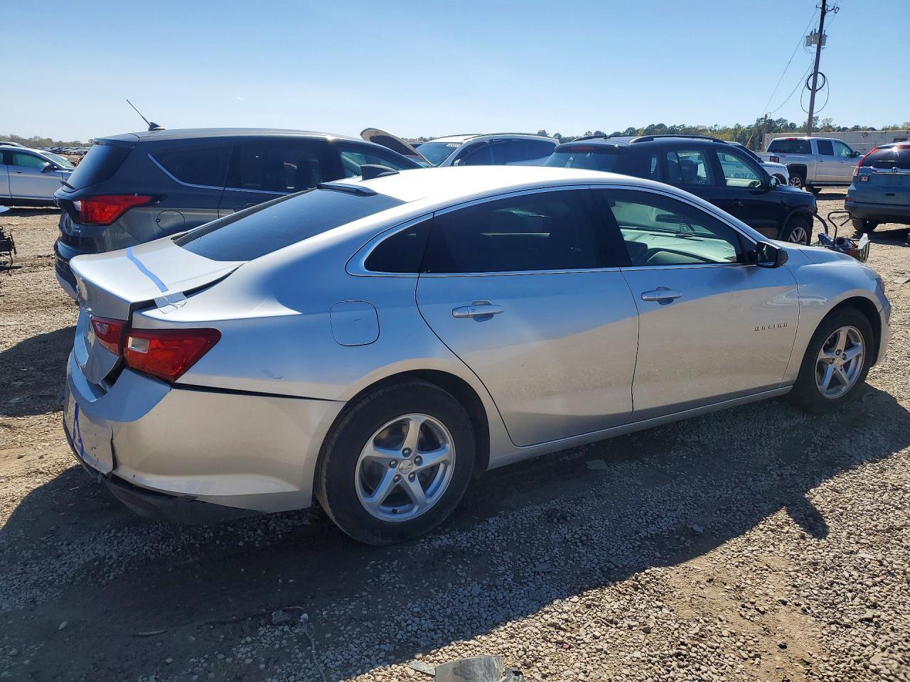 2018 Chevrolet Malibu Ls - Image 3