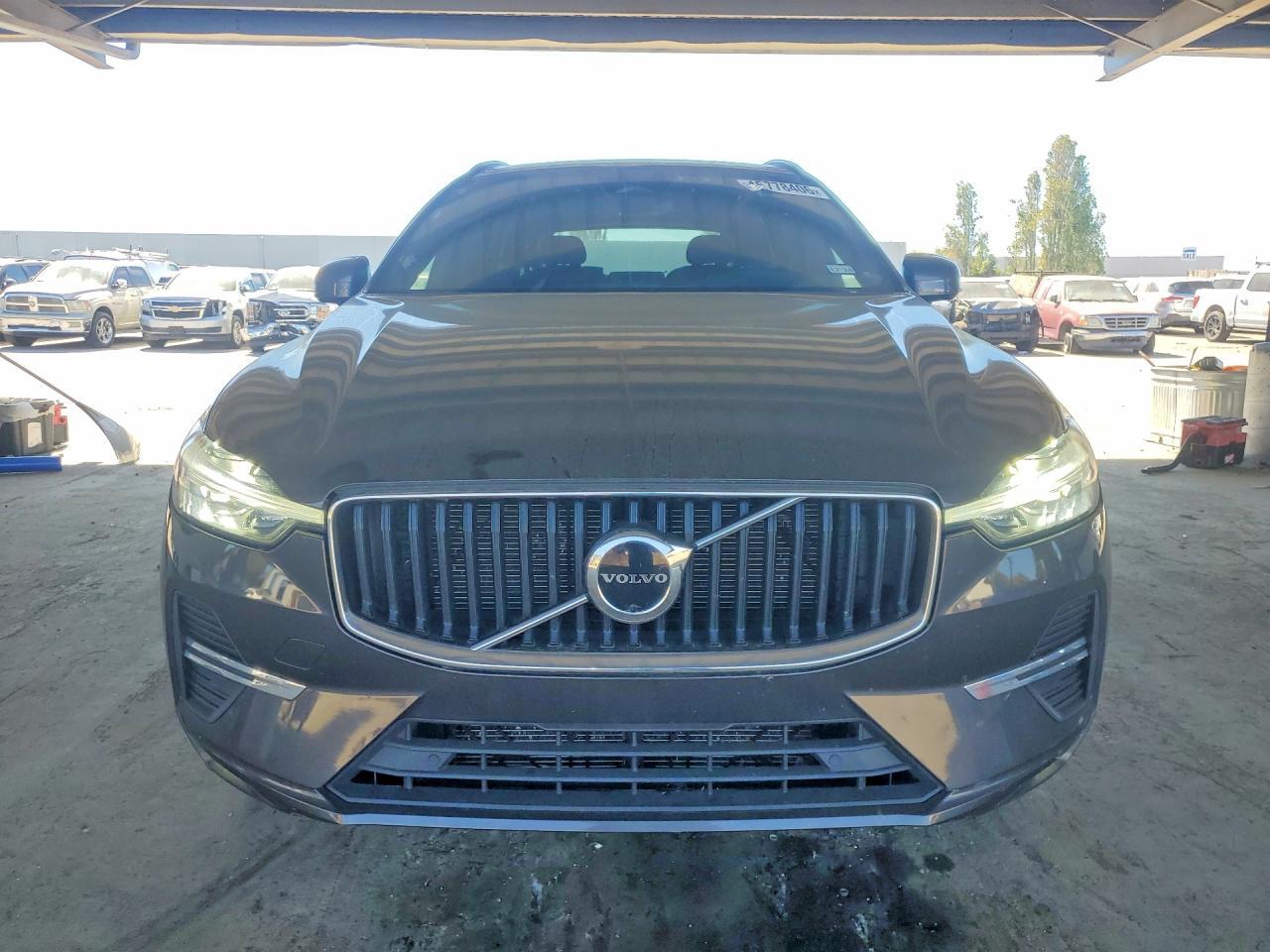 2022 Volvo Xc60 B5 Momentum - Image 5