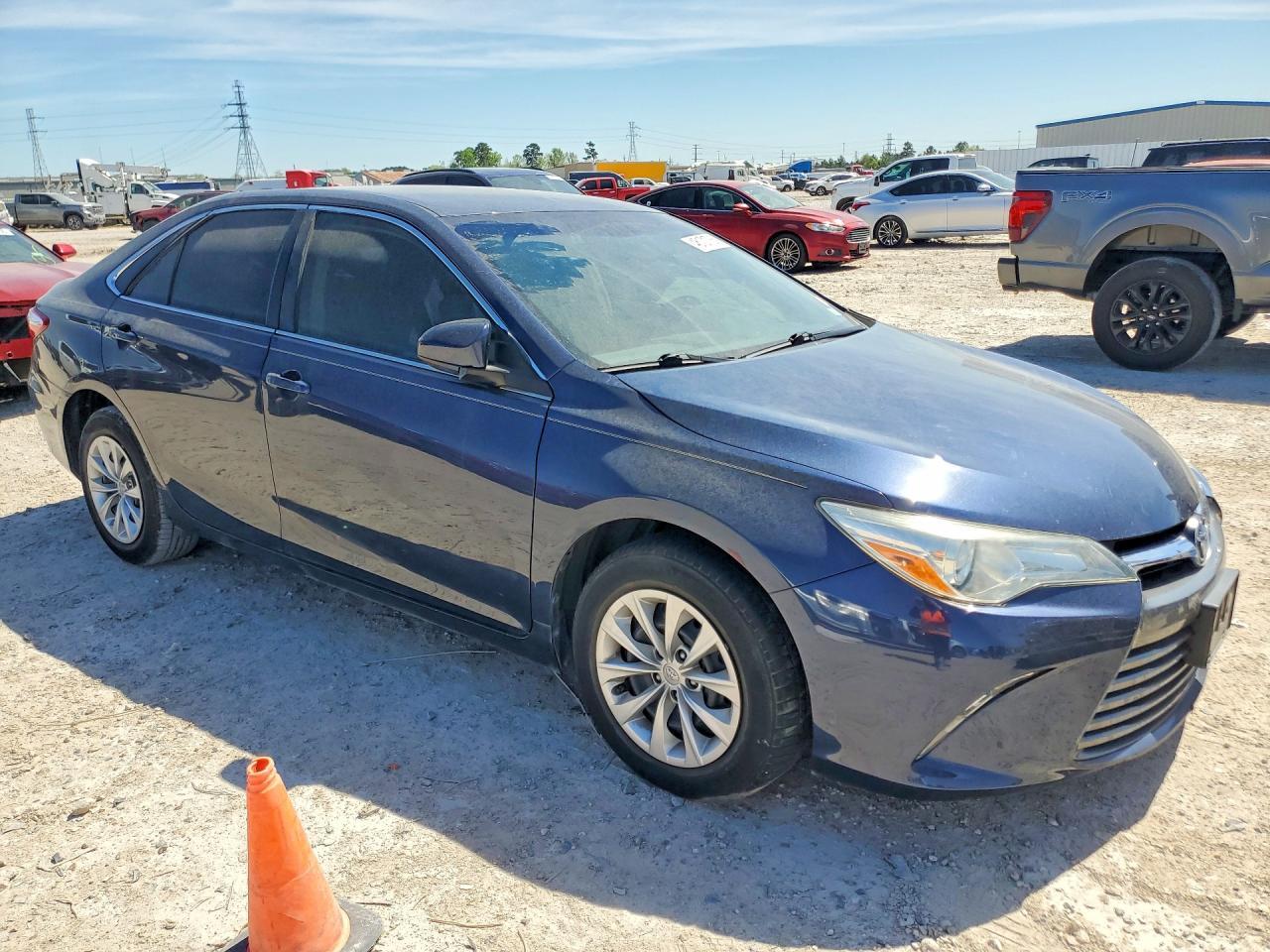2015 Toyota Camry Le - Фото 4