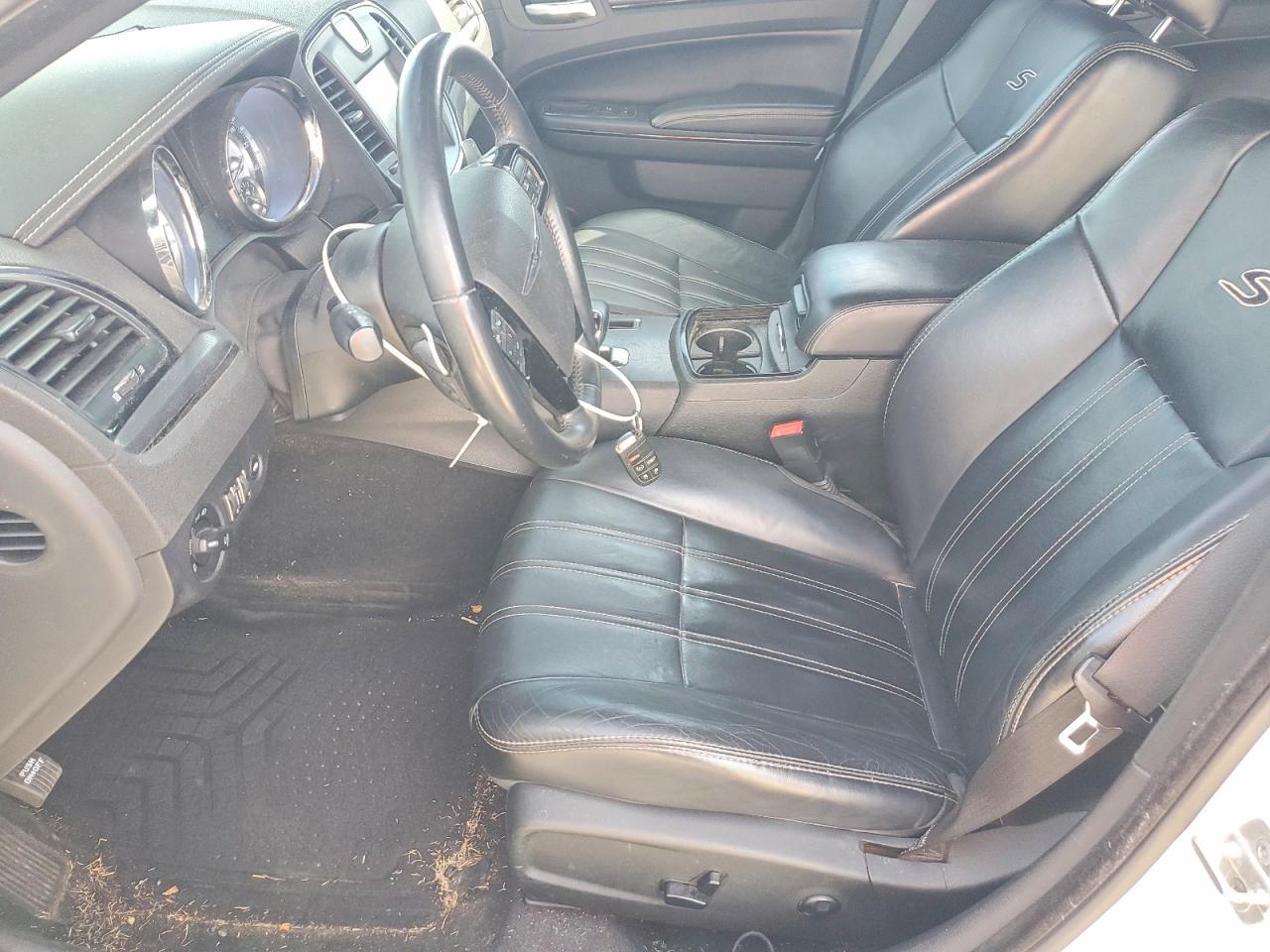2014 Chrysler 300 S - Image 7