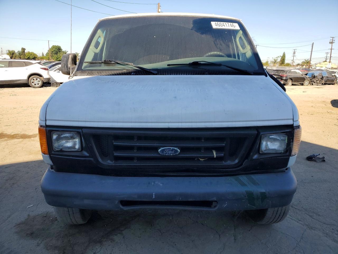 2004 Ford F550 Super Duty Delivery Van - Image 5
