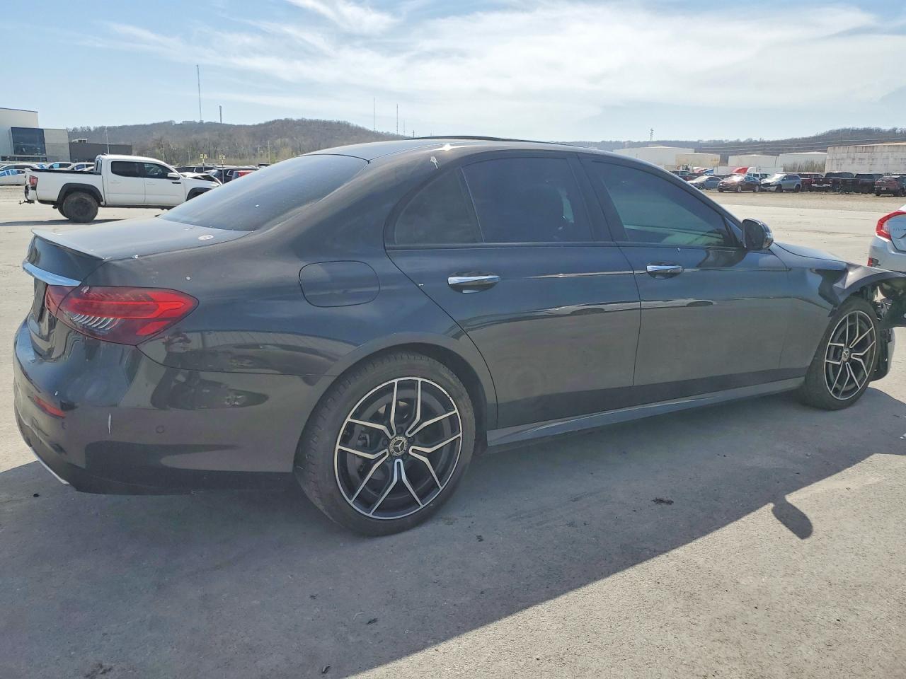 2021 Mercedes-Benz E 350 - Фото 3