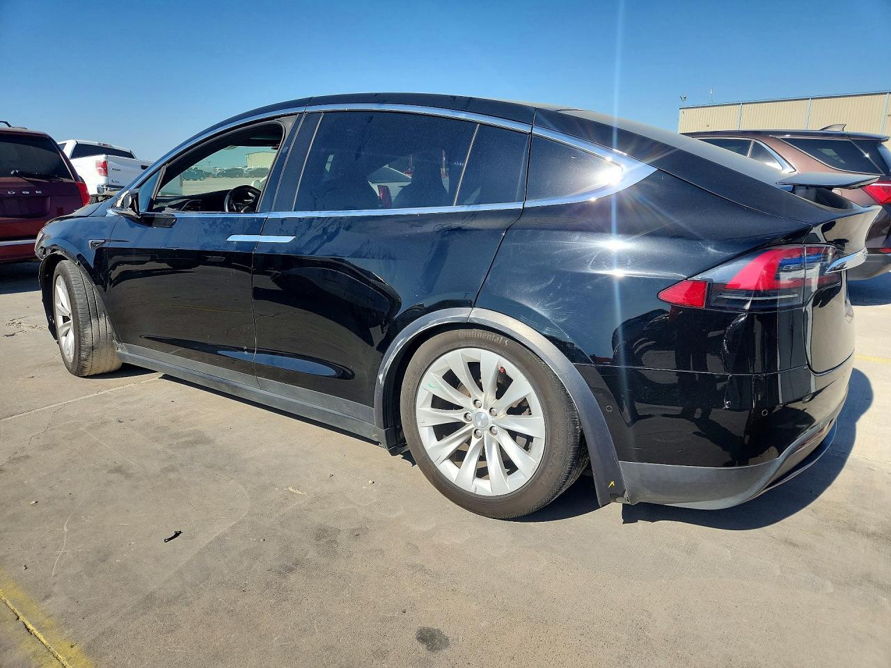 2017 Tesla Model X - Фото 2