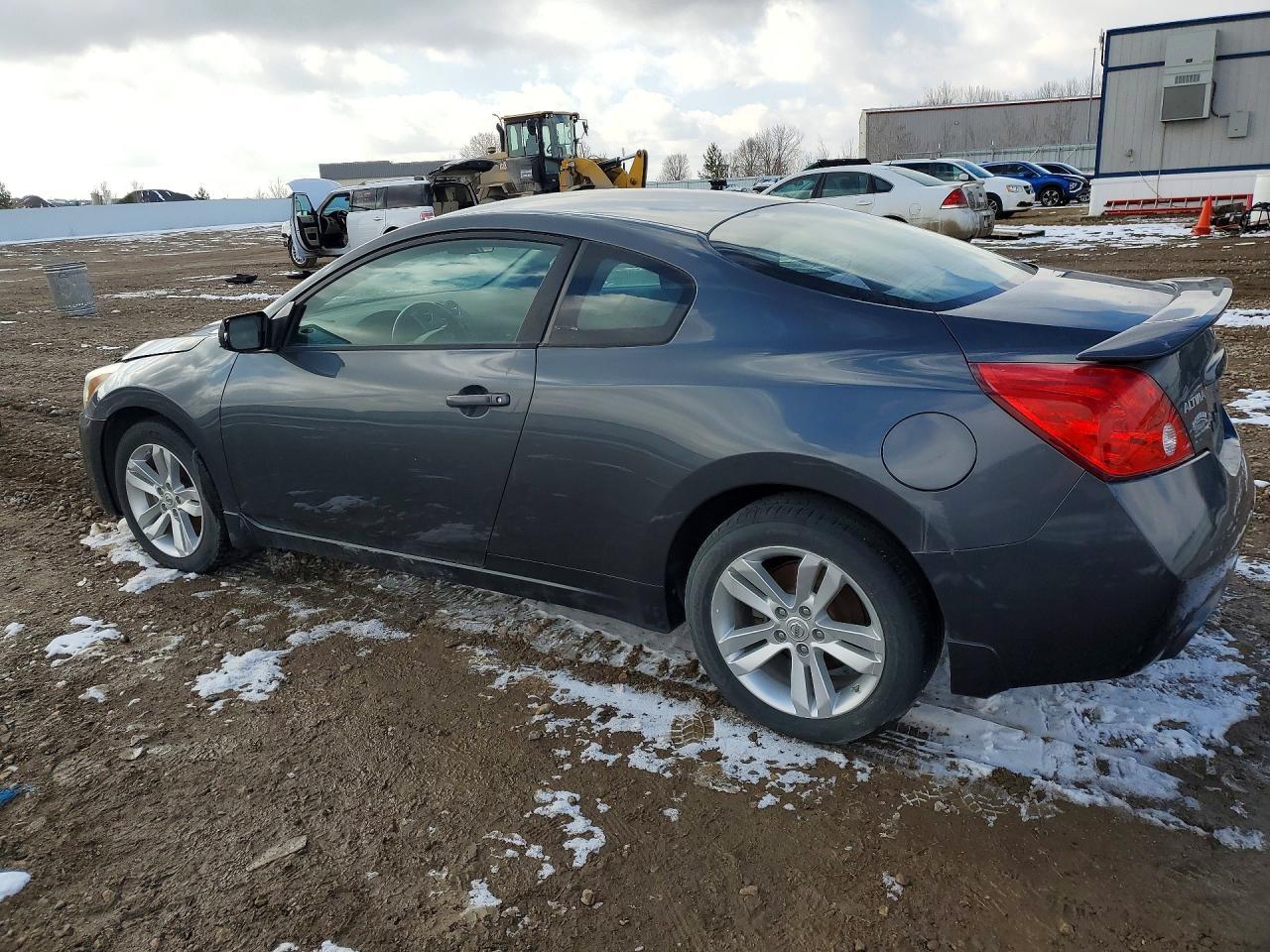 2011 Nissan Altima S - Image 2