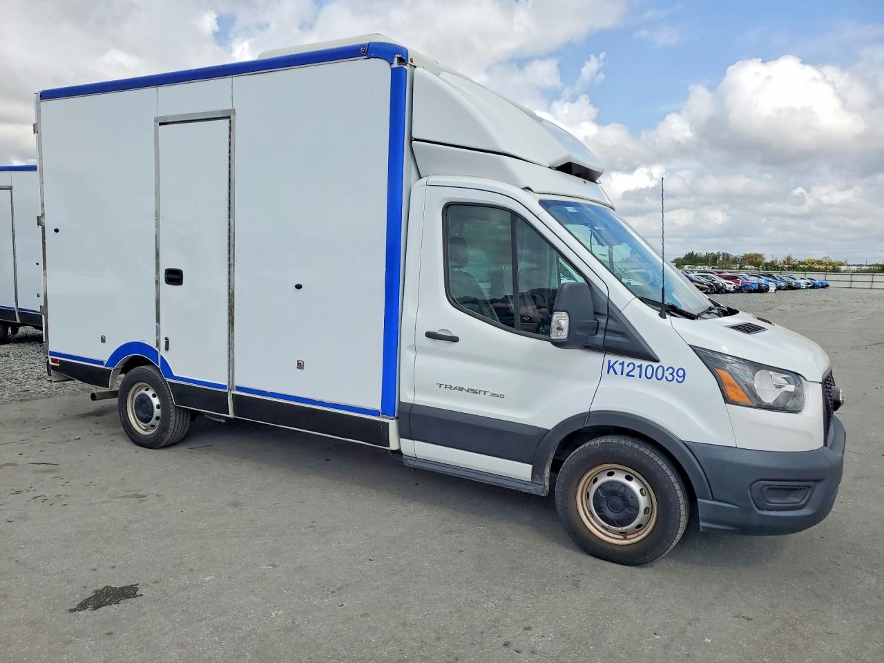 2020 Ford Transit Delivery Truck - Image 4