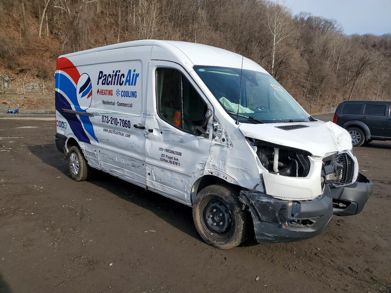 2024 Ford Transit 250 Delivery Van - Image 4