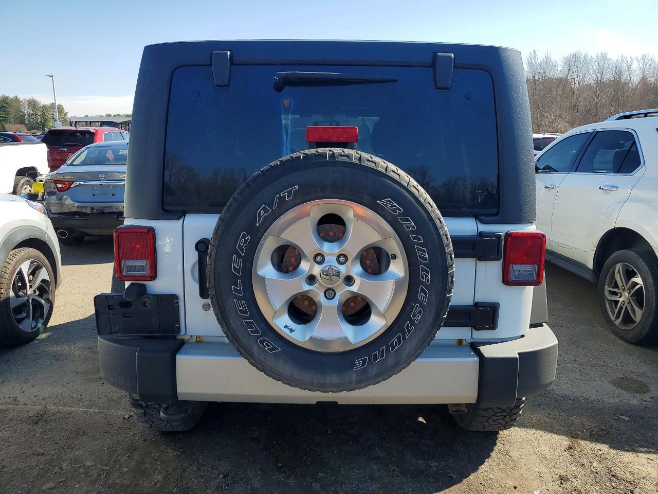 2015 Jeep Wrangler Unlimited Sahara - Фото 6