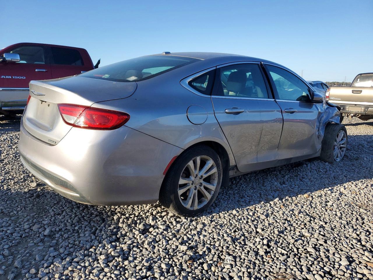 2016 Chrysler 200 Limited - Фото 3
