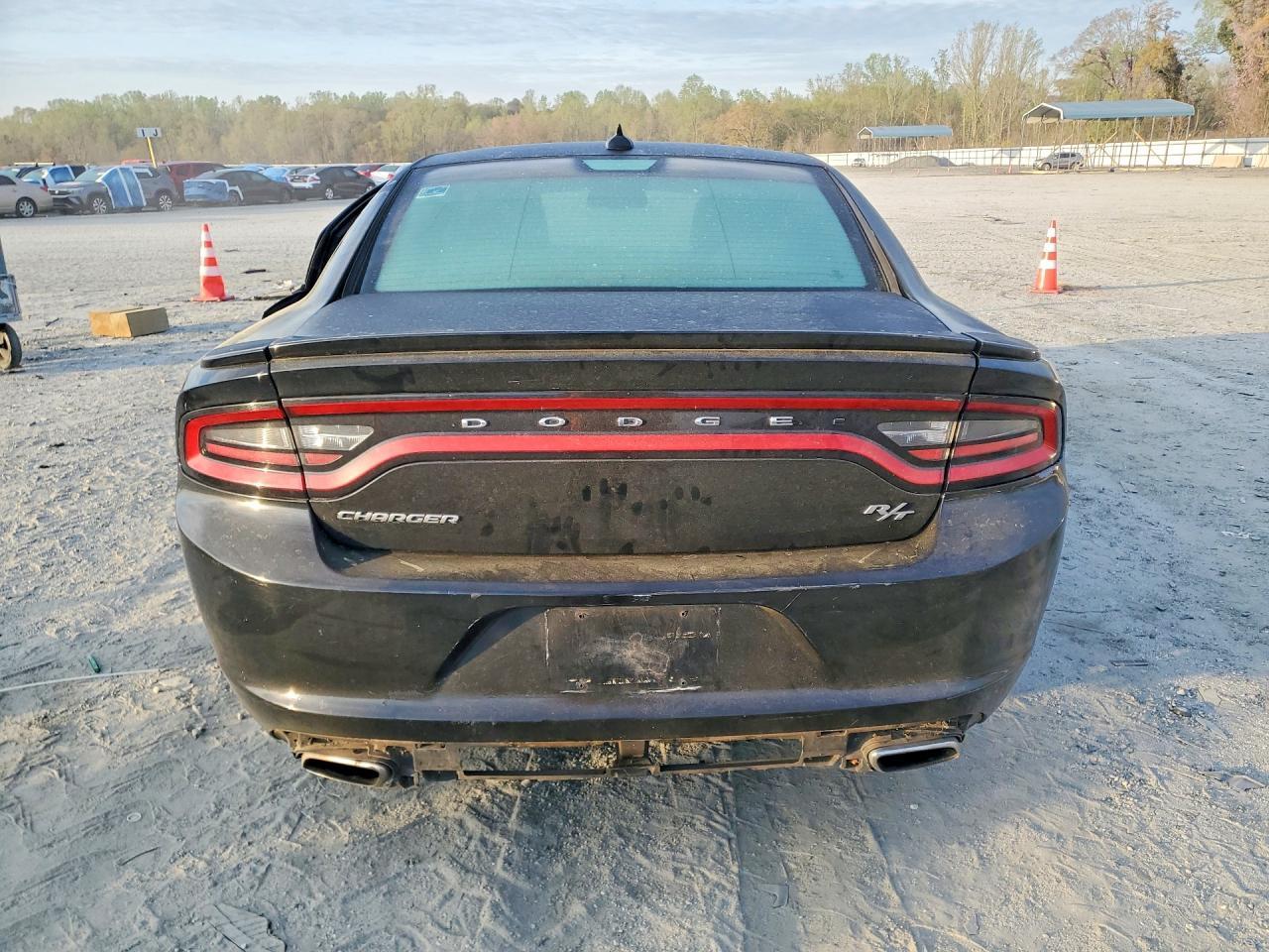 2017 Dodge Charger R - Image 6