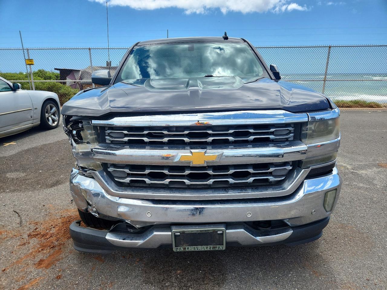 2016 Chevrolet Silverado - Image 5
