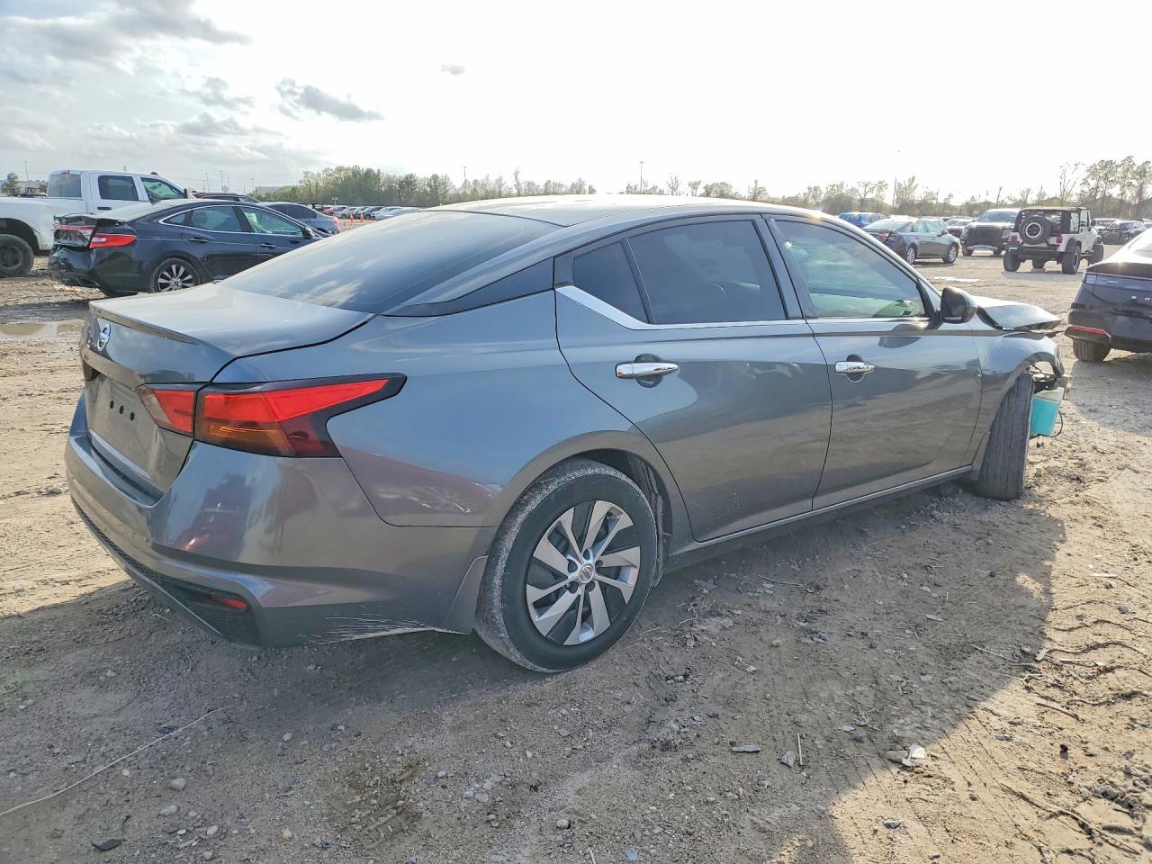 2021 Nissan Altima 2.5 S - Фото 3