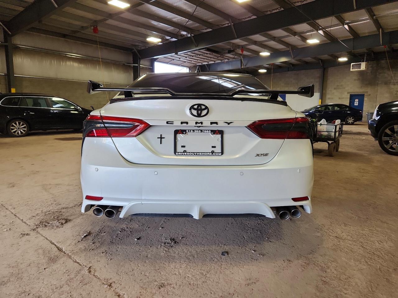 2023 Toyota Camry Xse V6 - Image 6