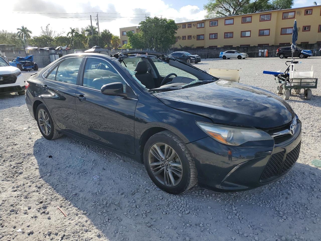 2016 Toyota Camry Se - Фото 4