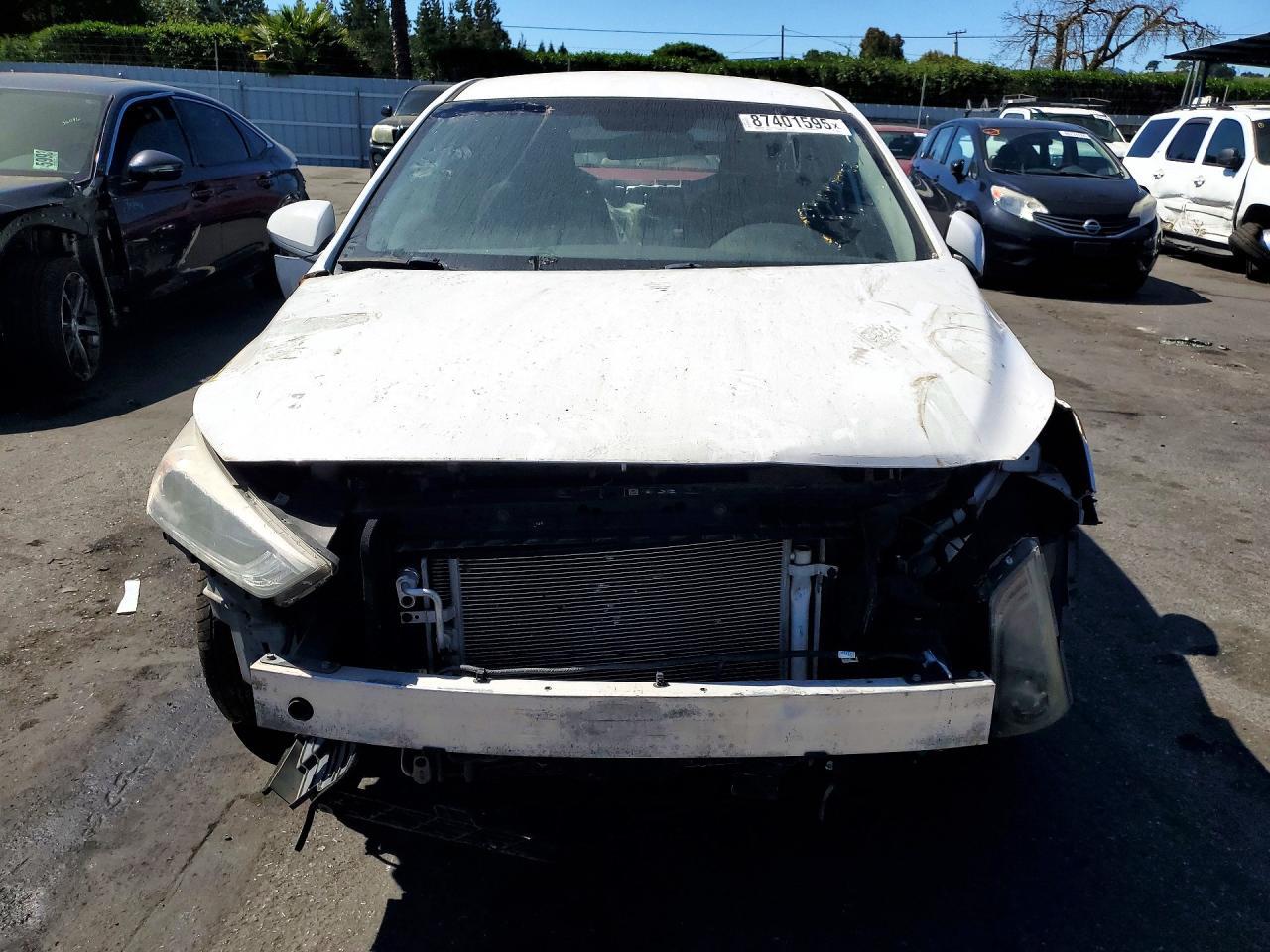 2017 Hyundai Ioniq Hybrid Blue - Image 5