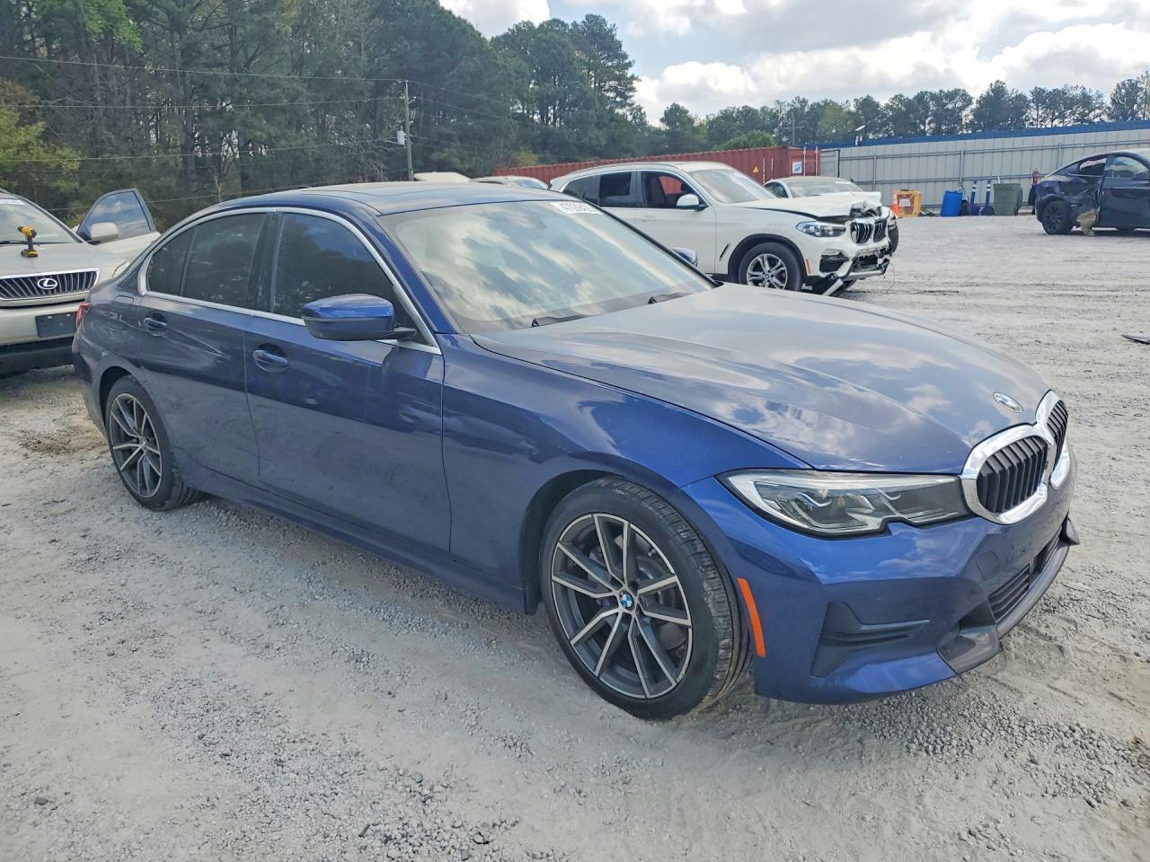 2019 BMW 330I - Фото 4