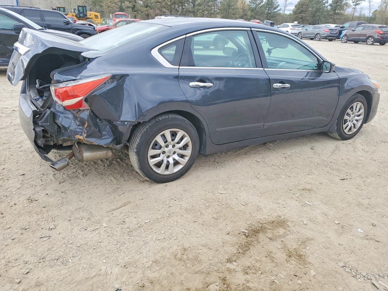 2015 Nissan Altima 2.5 S - Image 3