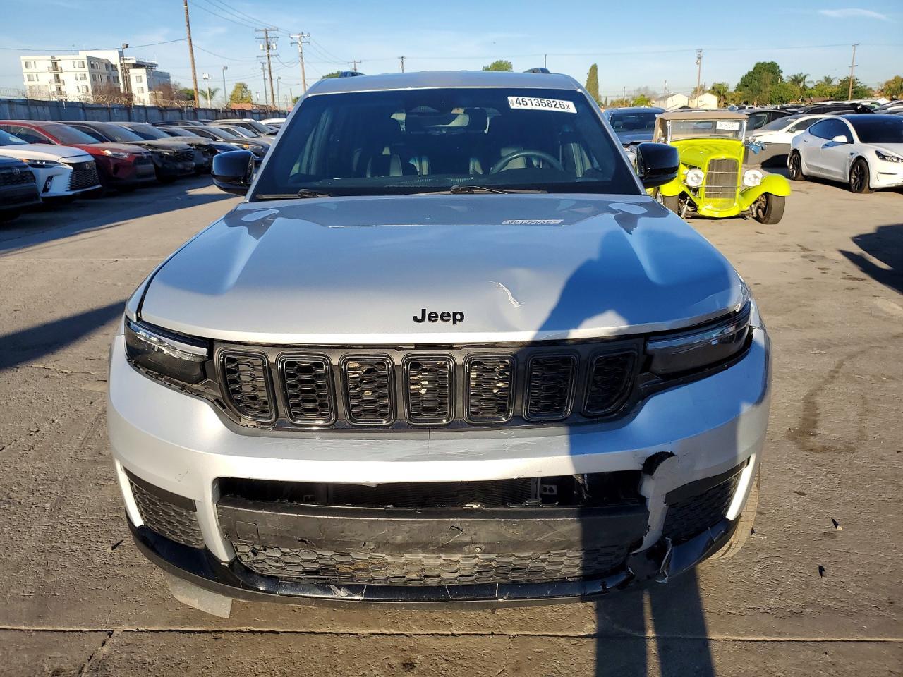 2023 Jeep Grand Cherokee L Laredo - Image 5
