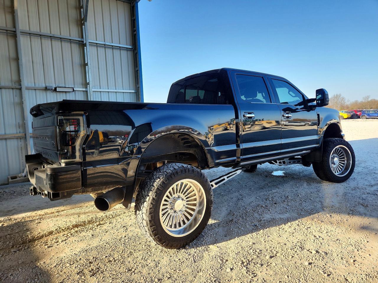 2017 Ford F350 Super Duty - Фото 3