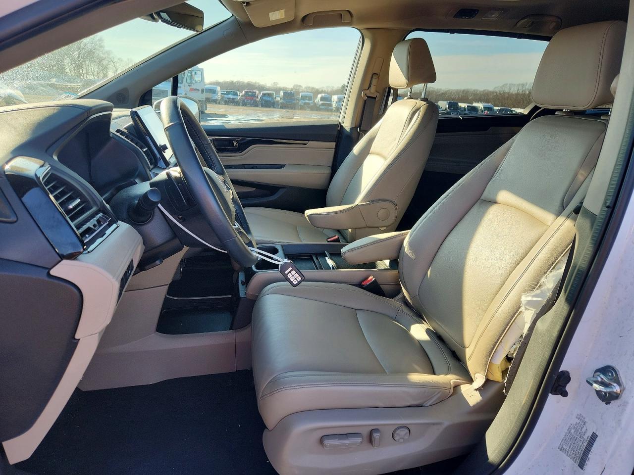2023 Honda Odyssey Touring - Фото 7