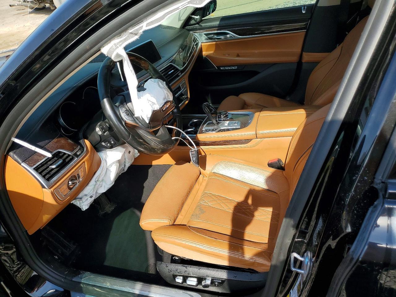 2018 BMW 750 Xi - Фото 7