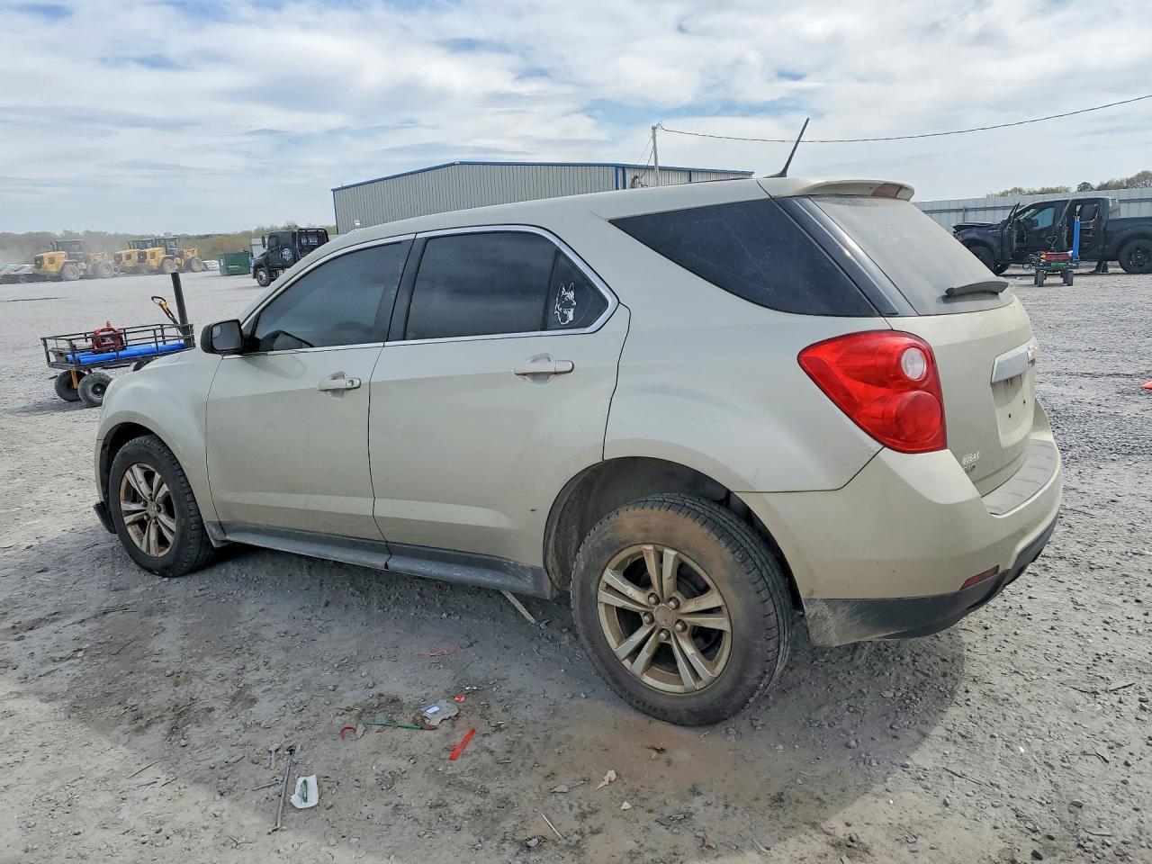 2014 Chevrolet Equinox Ls - Image 2