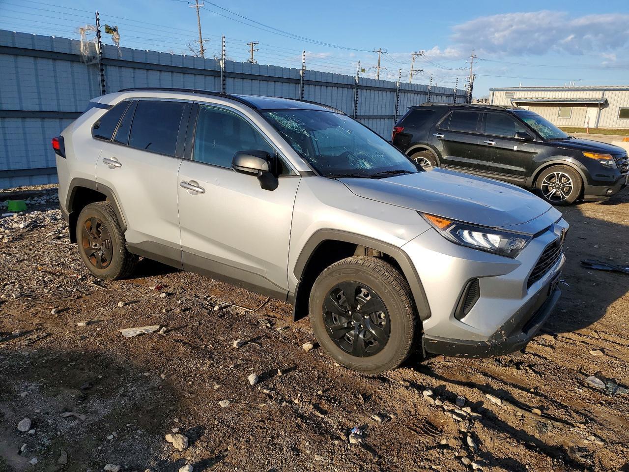 2020 Toyota Rav4 Le - Фото 4
