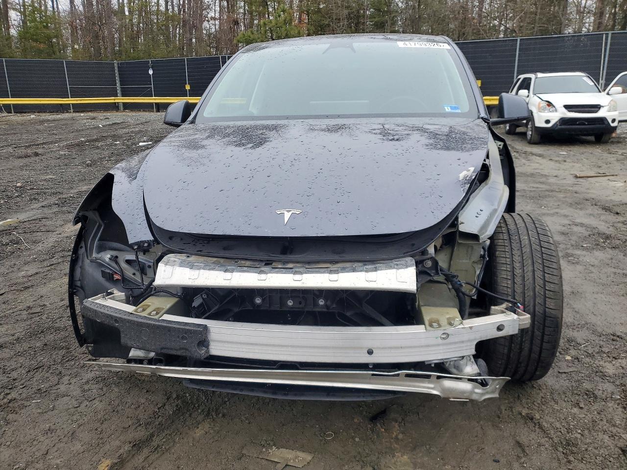 2023 Tesla Model Y - Image 5